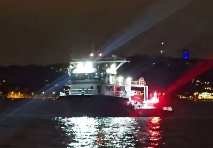 İstanbul'dan Gürcistan'a seyreden A sınıfı kargo gemisi Beykoz önlerinde balıkçı