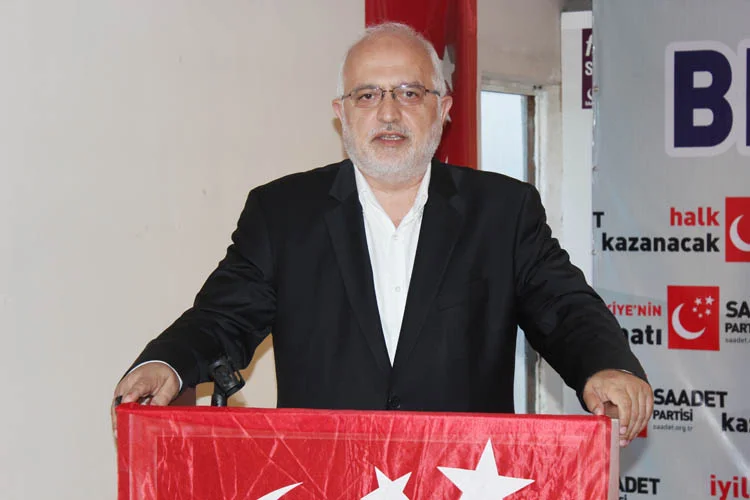 Saadet Partisi Beykoz İlçe Başkanlığı, İlçe Merkezi'nde partilileriyle bir araya