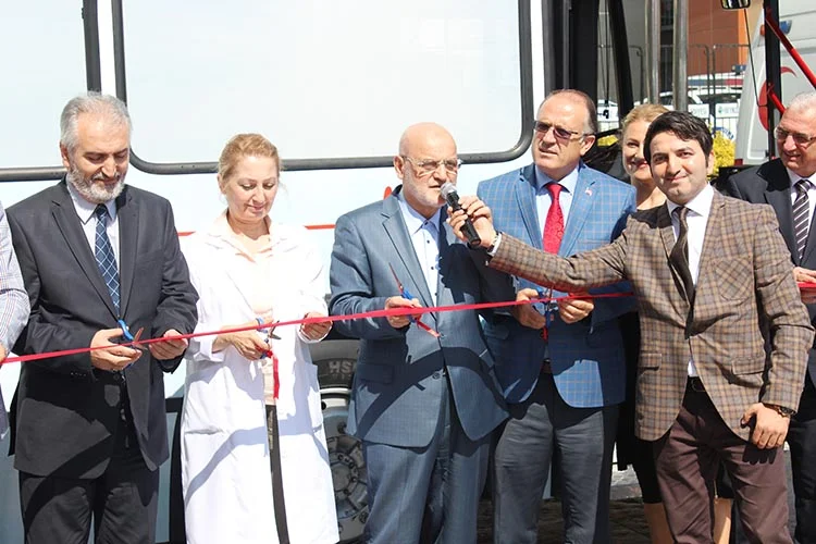 Beykoz Belediyesi Sağlık İşleri Müdürlüğü'nün himayesinde yaptırılan sağlık otobüsü hizmete