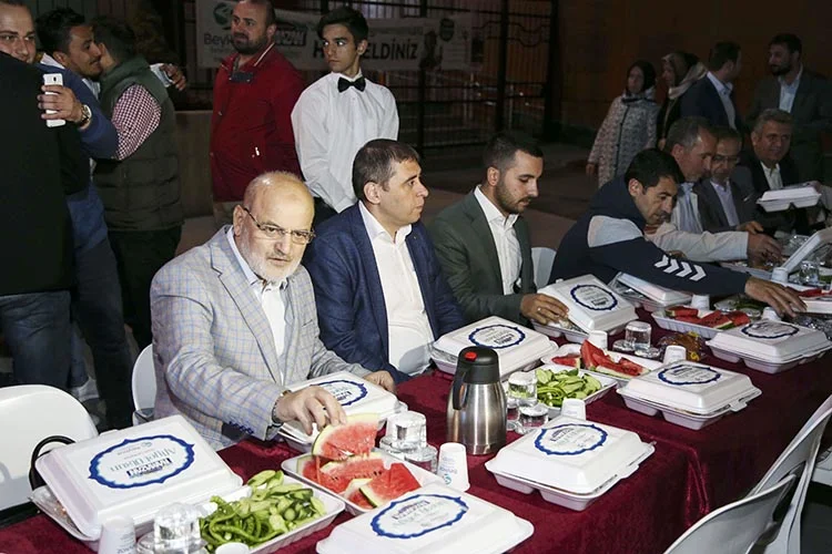 Ramazan Ayı boyunca Sokak İftarları ve Gönül Sofraları ile birlik