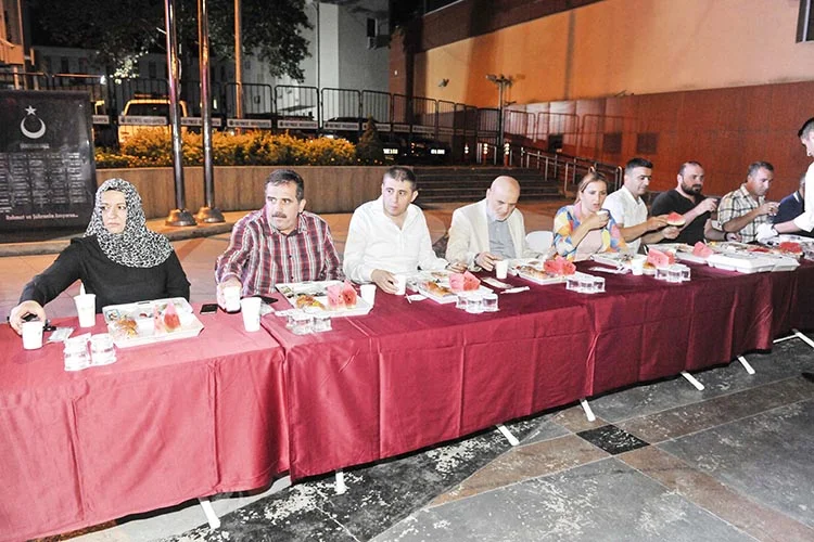 Beykoz Belediyesi geleneksel hale getirdiği sahur yemeklerinin üçüncüsünü de Belediye