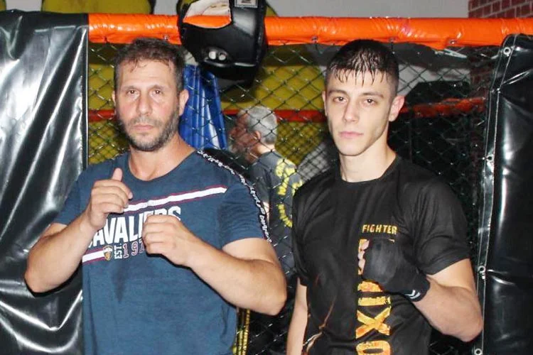 Beykoz'da kurmuş olduğu akademisinde hem kendisi antrenman yaptı, hem de