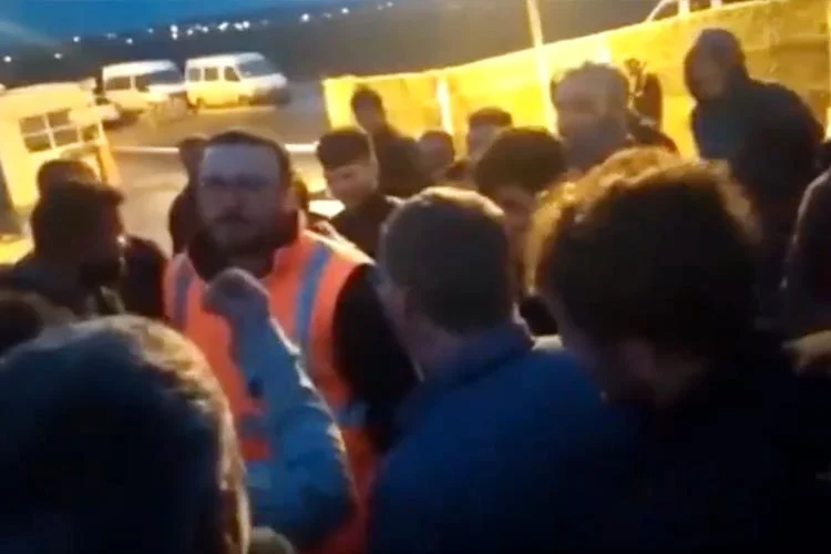 Beykoz Riva Mahallesi’nde özel bir inşaatın şantiyesinde çalışan işçiler iftar