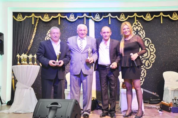 Karadenizli sanatçı Ceyhun Şişmanoğlu’nun, radyo programcısı Censel Parsadan ile birlikte