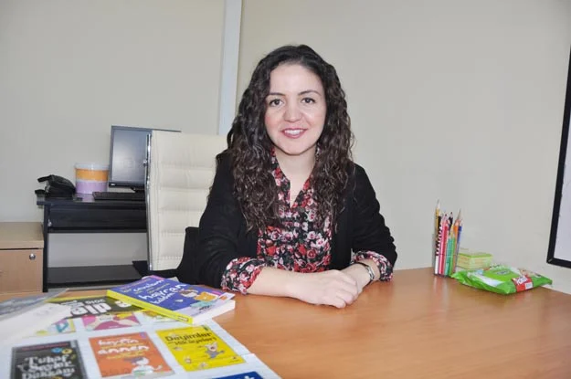 secil comlekci db 9 7aK9OXDyLM