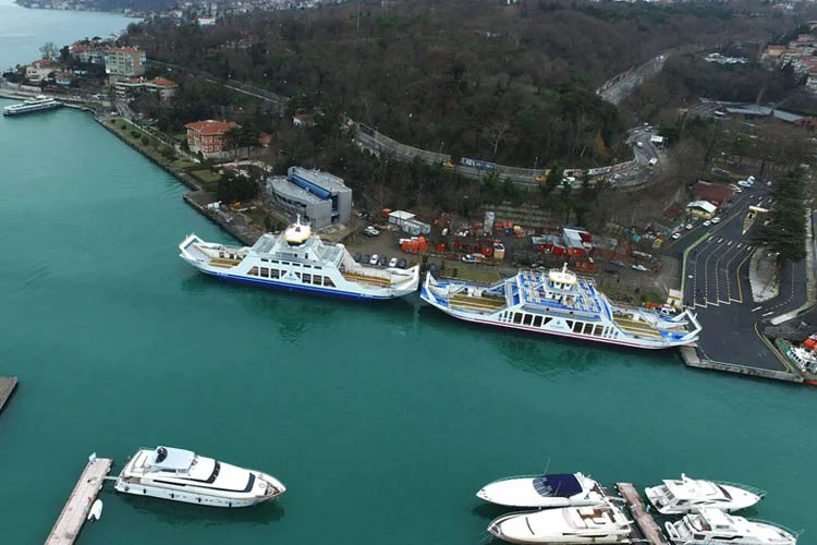 Çubuklu-İstinye arasında devam eden Şehir Hatlarına bağlı arabalı vapur seferleri