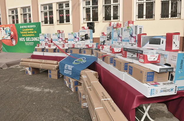 Beykoz Belediyesi eğitime verdiği destek kapsamında ilçedeki okullarda teknoloji atılımı