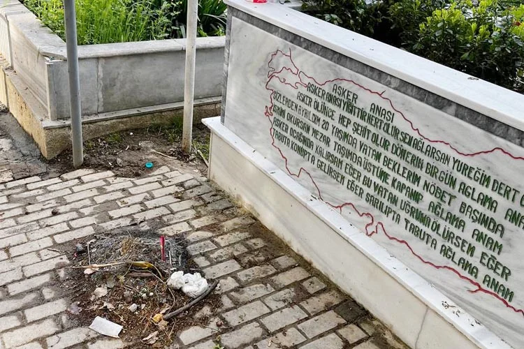 Beykoz’da şehit mezarlıklarını çöplüğe çevirmişler 2