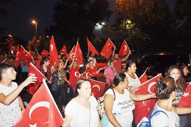 sehit protesto 201 uSwbEXkaJM