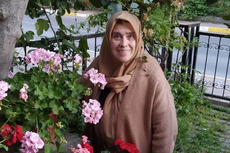 Türk Kızılay Beykoz Şube Başkanı Mustafa Gürkan'ın annesi Semahat Gürkan,