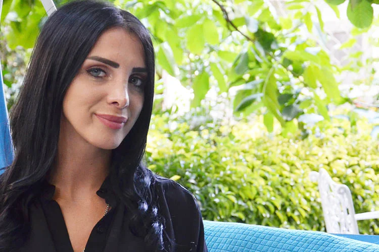 Güzellik uzmanı Sena Çakıroğlu, elim bir kazada kaybettiği babasının adını