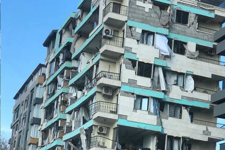 Dost Beykoz Yazarı Şeref Kaçmaz deprem bölgesinden bildirdi 1 seref haber 1 XrBzZnEAJH