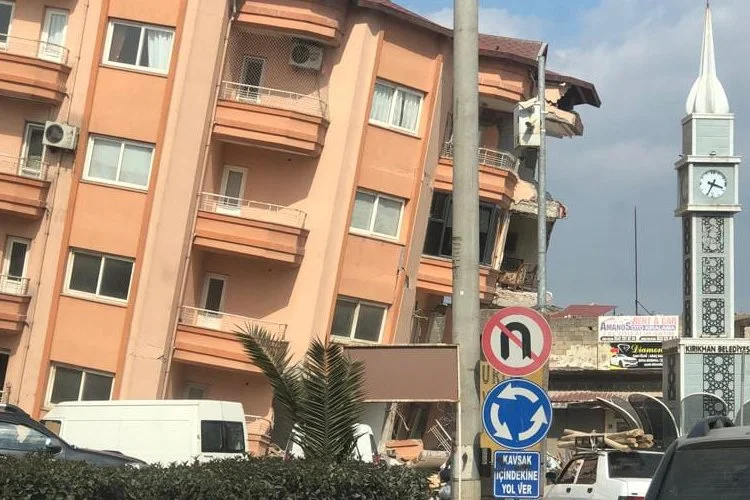 Dost Beykoz Yazarı Şeref Kaçmaz deprem bölgesinden bildirdi 6 seref haber 8 sJ1EzftnD6