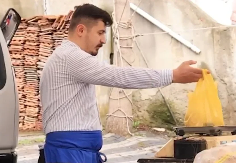 MHP Beykoz İlçe Başkan Yardımcısı Serhat Ismık, sahibi olduğu pazar