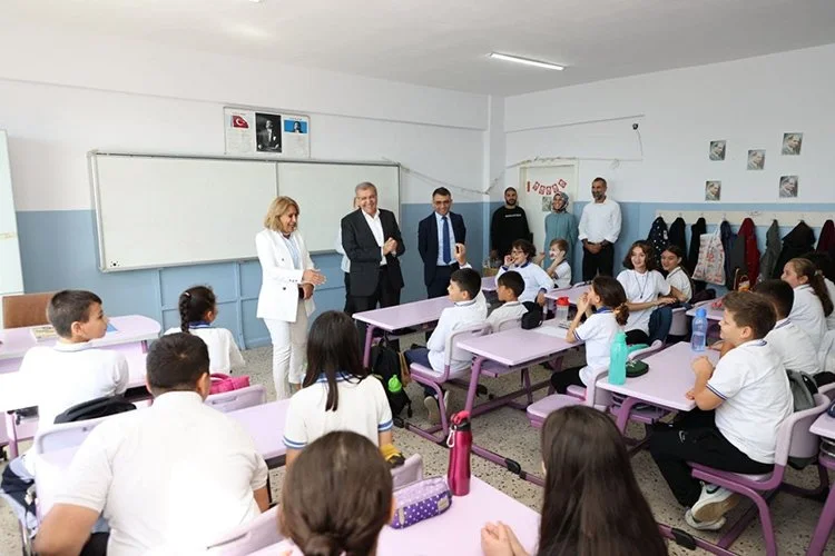 Beykoz’da yeni ders zilinin çalmasıyla birlikte ilçedeki tüm ilkokul öğrencilerine