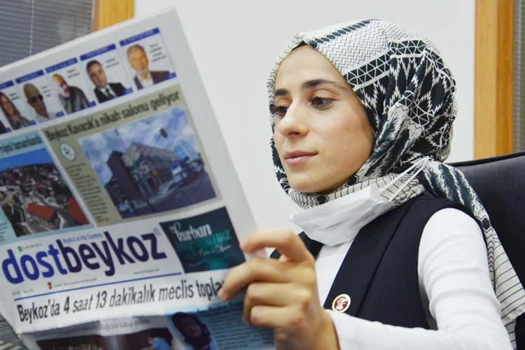 Başörtüsüyle CHP Meclisi’nde giren ilk kişi olarak, Türkiye gündemine oturan