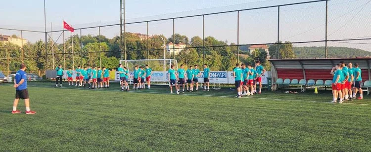 Beykoz’un Süper Amatör Lig temsilcilerinden Çavuşbaşıspor 2022-23 sezonun ilk antrenmanına