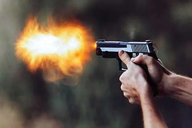 Balkonunda çamaşır asan kadın vuruldu… Yaşlı kadın nereden geldiği belli