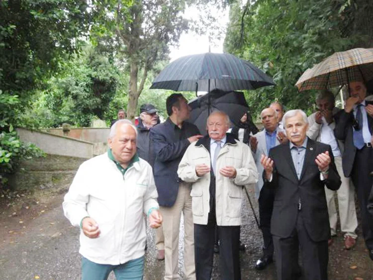 Türk basın dünyasının lokomotiflerinden olan Hürriyet’in eski sahibi Erol Simavi