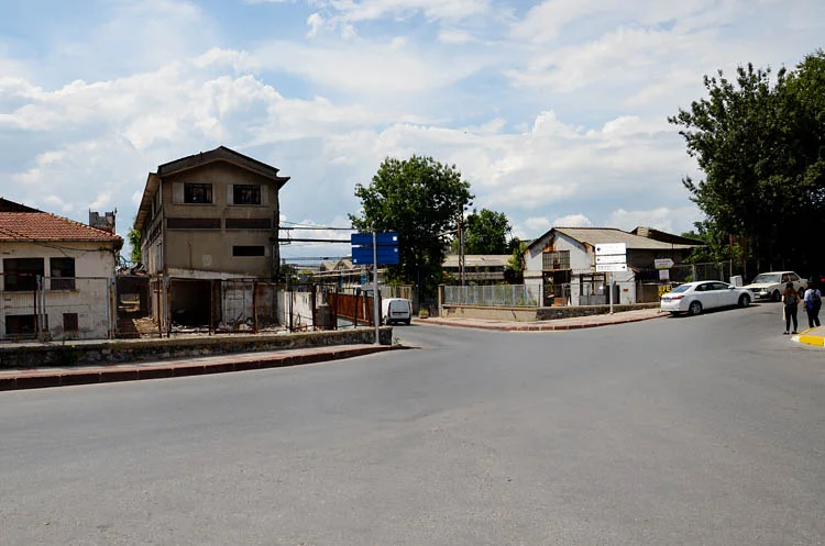 Beykoz sınırları içerisinde büyük bir alanı kapsayan Şişe-Cam fabrikasını II.