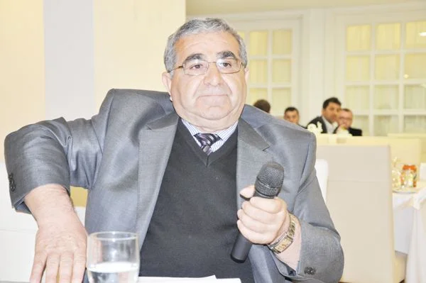 Beykoz Belediye Başkanı Yücel Çelikbilek, ilçe genelindeki site sakinleriyle yemekli