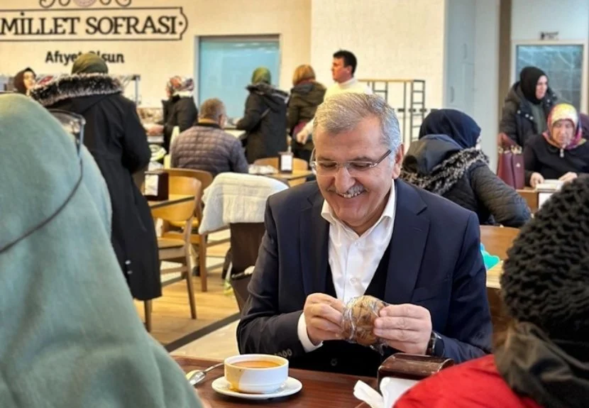 Beykoz Belediyesi'nin aldığı kararla kapatılan restoranlar ve kafelerle birlikte Beykoz
