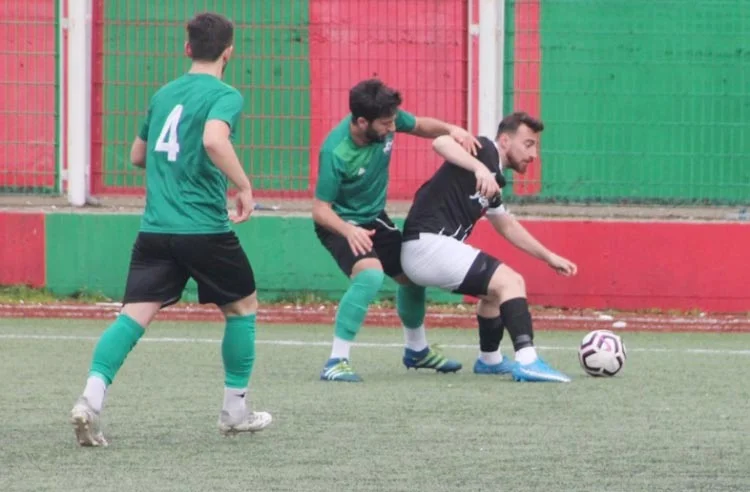 İstanbul Süper Amatör Lig 2.Grubunda orta sıralara demir atan iki