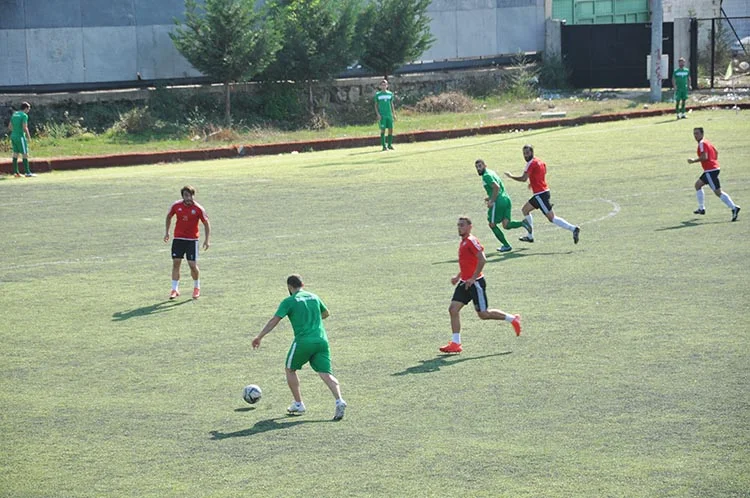 İstanbul SAL ekiplerinden Soğuksuspor ile 1. Amatör Lig ekiplerinden Gümüşsuyuspor