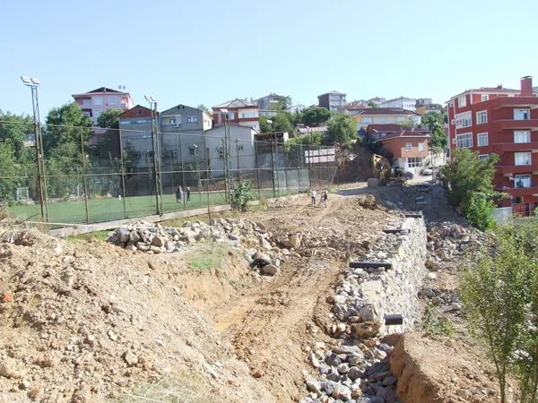 Soğuksu sakinleri, mahallelerinden yetişen Beykoz Belediye Başkanı Yücel Çelikbilek'in talimatı