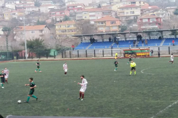 İstanbul Süper Amatör Lig 7. grup 17. hafta mücadelesinde Soğuksuspor,