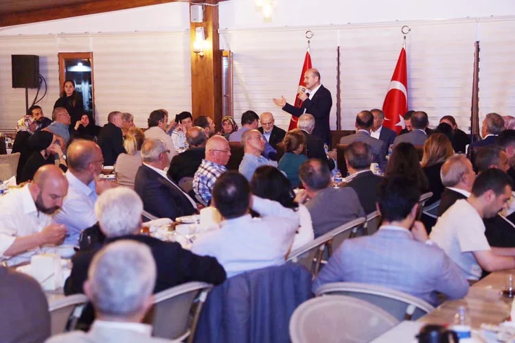 Bütün gününü Beykoz'da geçiren İçişleri Bakanı Süleyman Soylu, sahur yemeğini