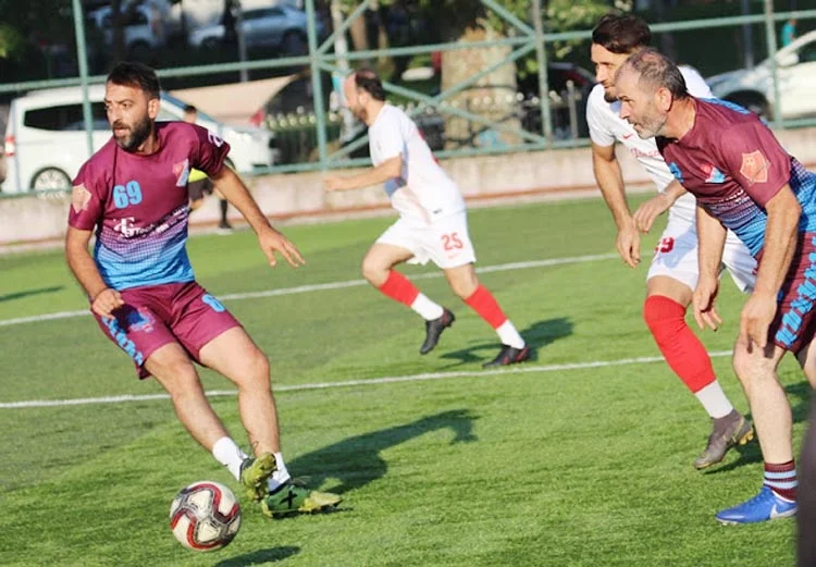 Ortaçeşme Stadında gerçekleşen  Halil İbrahim Soyer Veteranlar Futbol Turnuvasında