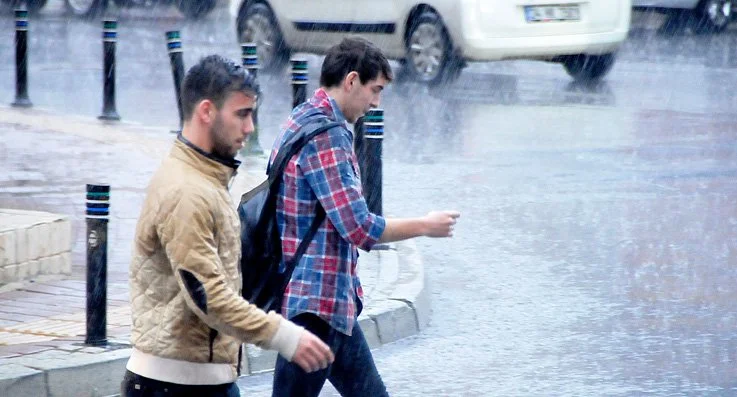 İstanbul Büyükşehir Belediyesi (İBB) Afet Koordinasyon Merkezi'nin (AKOM) Beykozluları gök