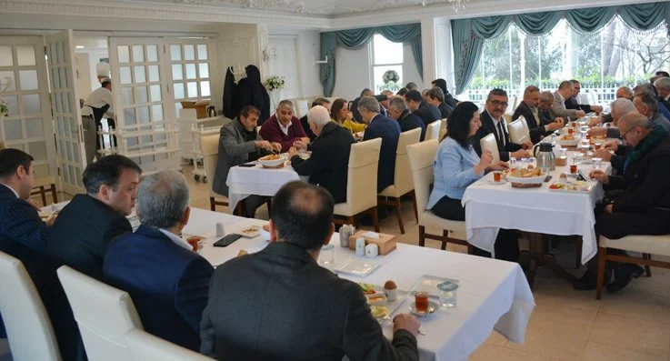 İlçe yöneticileri Beykoz Dernekler Birliği'nin kahvaltısında buluştu 1 stk3 QIfwL0E139