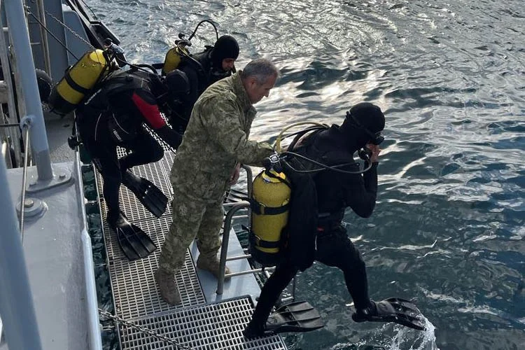 Kurtarma ve Sualtı Taarruz Komutanlığı bünyesindeki askerler Beykoz'da sertifikasyon dalışı