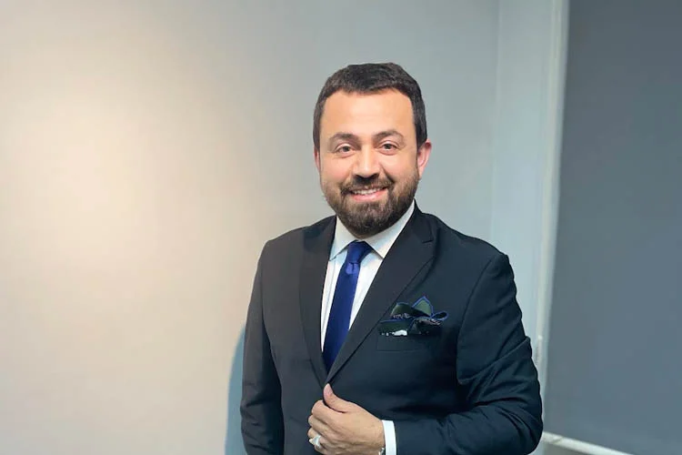 Beykoz Belediyesi'nin sahil etkinlikleri kapsamında Karadeniz yöresi sanatçılarından Şükrü Güler