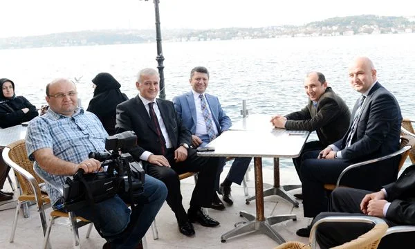 İstanbul Büyükşehir Belediyesi Zabıta Daire Başkanı iken istifa ederek AK