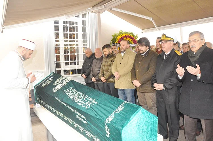 Anavatan Partisi’nin Beykoz’daki tanınan simalarından Tahir Akar, Merkez Mahallesi’ndeki cenaze