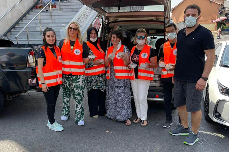 Dost Beykoz Yazarı Elif Çelik'in ilçe sorumlusu olduğu TAMEV, Muharrem