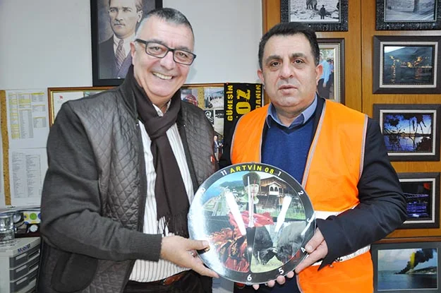 Beykoz Artvinliler Dernek Başkanı Mehmet Uzun, beraberindeki heyetle birlikte Beykozlu