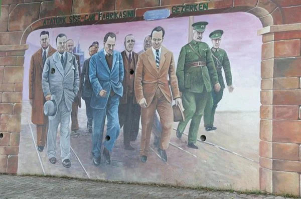 Beykoz’un tarihi ve kültürel değerleri ile önemli şahsiyetleri Beykoz’un duvarlarına