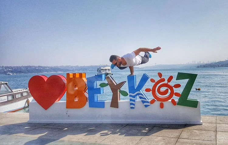 Televizyonlarda ve beyaz perdedeki birçok aksiyon sahnesinde gördüğünüz kişinin aslında