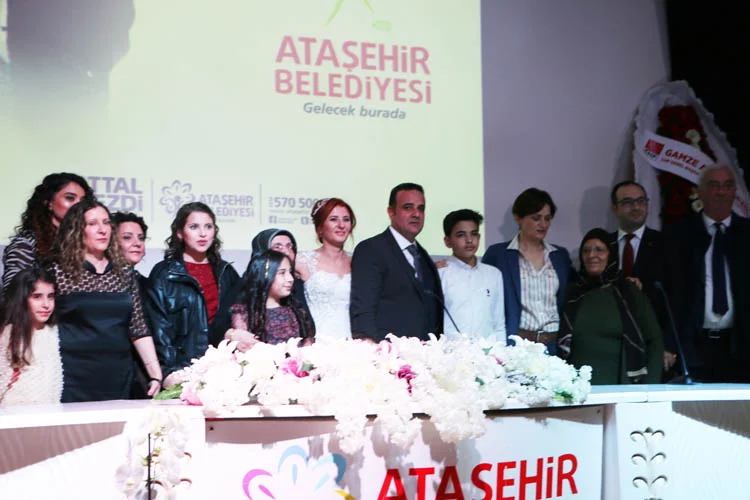 CHP Beykoz eski İlçe Başkanı Taştan'ın mutlu günü 1 tastantoprakmutlugunu 4 h4KLp2QWjU