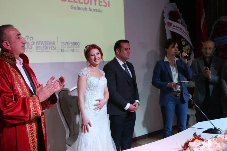 CHP Beykoz eski İlçe Başkanı Taştan'ın mutlu günü 2 tastantoprakmutlugunu 8 AdHcUl8mMi