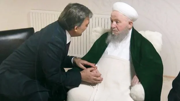 11. Cumhurbaşkanı Abdullah Gül, geçtiğimiz hafta kardeşini kaybeden Mahmut Ustaosmanoğlu'na