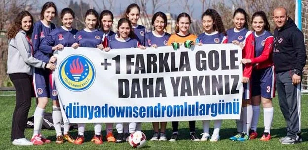 Ted İstanbul Koleji Spor Kulübü'nün kız futbol takımı bu kez