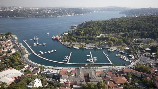 İSPARK önce Tarabya ve İstinye sahiline Tekne Park inşa etti.