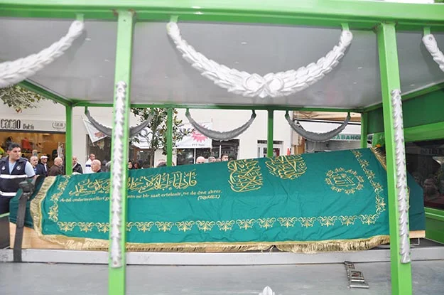 Tekin Işık, ebediyete uğurlandı 3 tekin isik cenaze db 14 kUuuLCXDNC