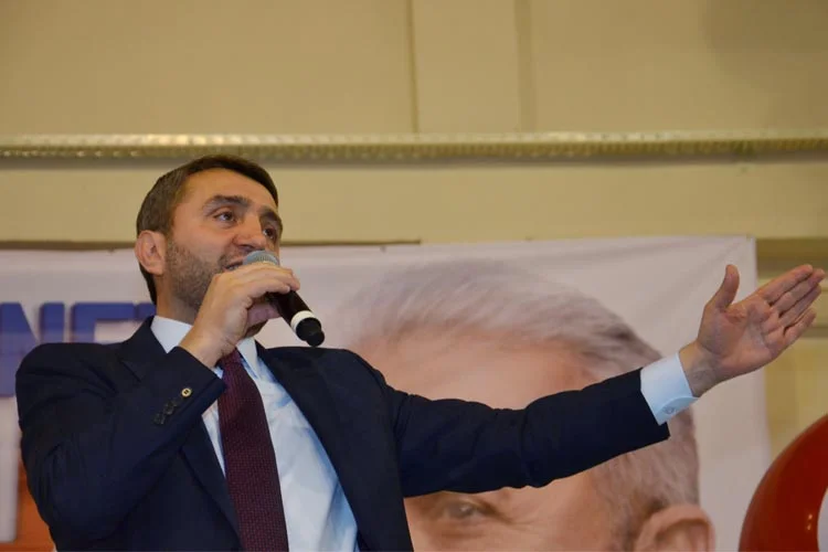 AK Parti’de devam eden değişim süreci İl ve ilçe bazlı