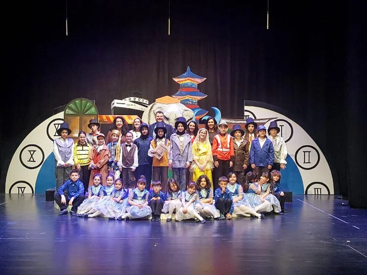 "80 Günde Devr-i Alem" adlı tiyatro oyunu Beykoz Vakfı tiyatro